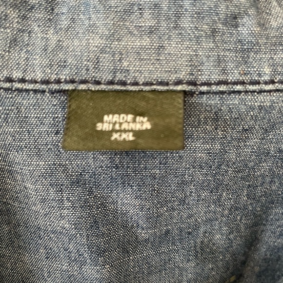 Eddie Bauer Chambray car coat with drawstrings and metal buttons - Picture 3 of 5